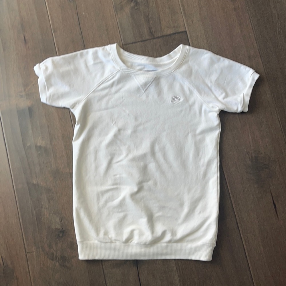 Nike top